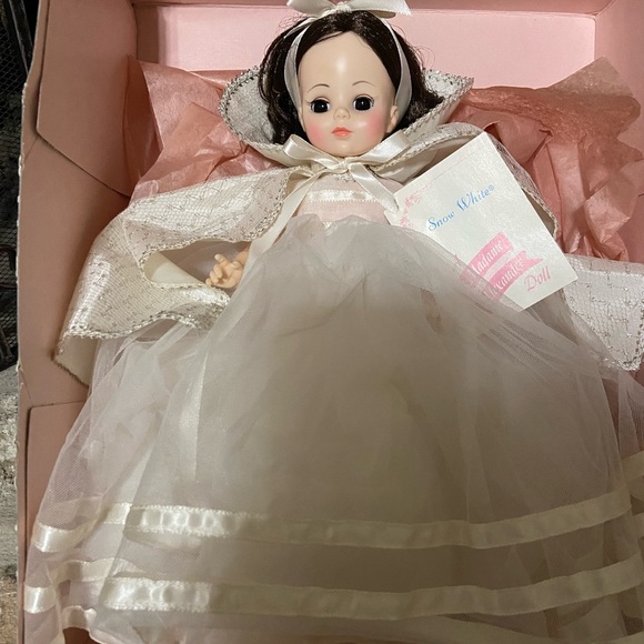 Vintage SNOW WHITE Madame Alexander 1555. Original box. About 13” - Picture 9 of 10